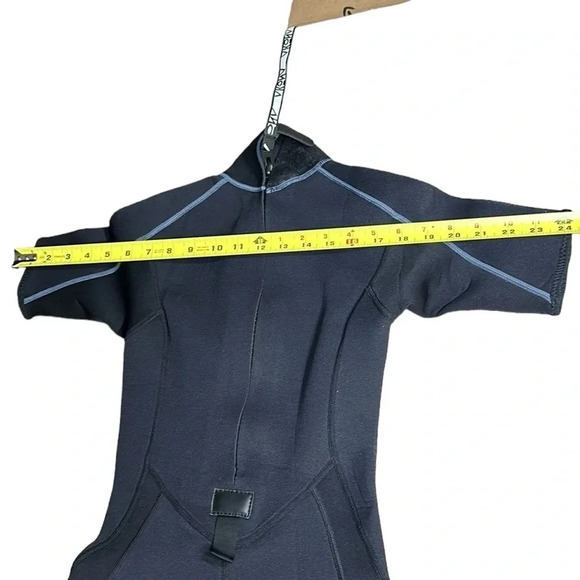 Akona wetsuit,women size  5/6 .Black ,scuba diving , sea doo,surfing ,Neoprene - Picture 9 of 13